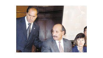 ámbito.com | Daniel Scioli, Jorge Yoma y Elena Highton de Nolasco, candidata a la Corte Suprema, ayer en el inicio de la audiencia pública en el Senado en la que la camarista respondió a más de 90 preguntas, la mayor parte sobre su posición frente al aborto.