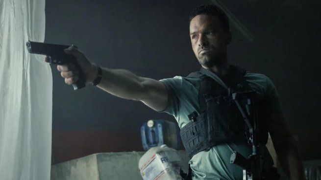 What is the frantic French film that is the most watched on Netflix about?