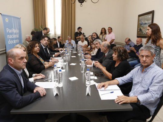 La t&oacute;nica acuerdista que brot&oacute; de&nbsp;la paritaria docente nacional se traslad&oacute; luego a las negociaciones de buena parte de los gobernadores con los maestros locales, aunque persisten focos de conflictividad en seis distritos.&nbsp;