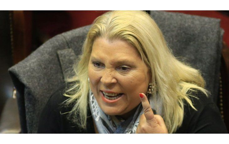 El martes, la diputada fue sometida a un estudio angiográfico de las arterias coronarias en el que se evidenció una lesión severa de la arteria circunfleja, tras lo cual se procedió a una angioplastia de dicha lesión con la colocación de dos stent, quedando resuelta satisfactoriamente.