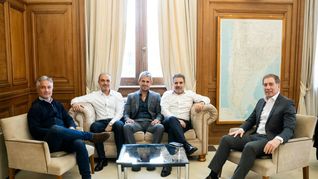 Diego Santilli, Martín Menem y Eduardo “Lule” Menem recibieron a Cristian Ritondo y Fernando de Andreis en Casa Rosada. Diego Santilli, Martín Menem y Eduardo “Lule” Menem recibieron a Cristian Ritondo y Fernando de Andreis en Casa Rosada.