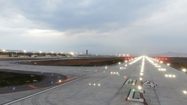 AIFA y los vuelos demorados de este lunes.