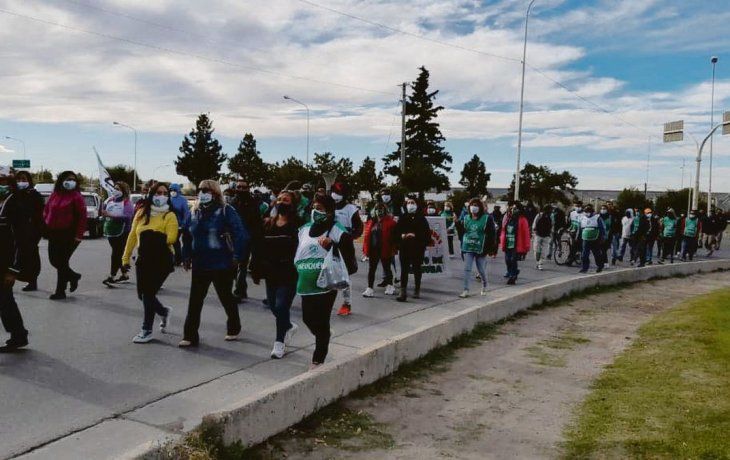 pulseada. El gremio ATE realizó ayer protestas por mejoras salariales al Gobierno, que se sumaron a los cortes de los autoconvocados. Las empresas comenzaron a usar a