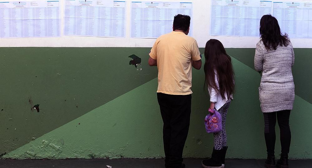 Empate técnico entre Bullrich y Cristina, con diferencia de apenas 6.915 votos (foto 2)