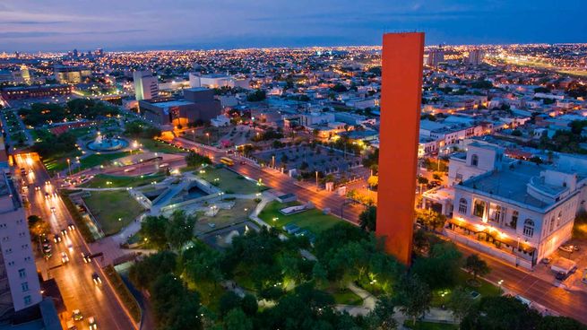 Dos empresarias poderosas de Monterrey son hermanas.