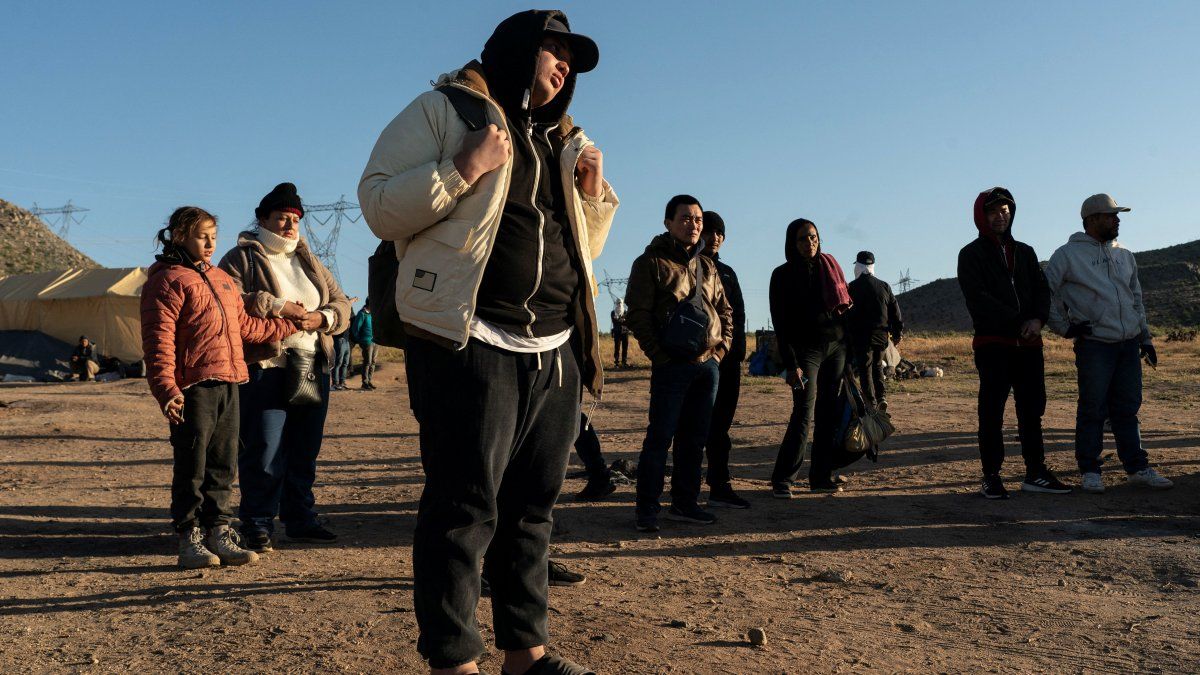 Donald Trump admitted that it is difficult to replace deported migrant workers and analyze allowing their return