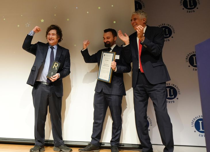 Javier Milei received the Röpke Prize, awarded by the Liberal Institut. Javier Milei received the Röpke Prize, awarded by the Liberal Institut.