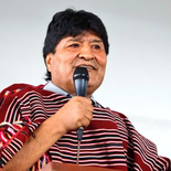 Evo Morales fue declarado este lunes en rebeldía por un tribunal de Tarija tras ausentarse a la audiencia de apertura del juicio. Evo Morales fue declarado este lunes en rebeldía por un tribunal de Tarija tras ausentarse a la audiencia de apertura del juicio.