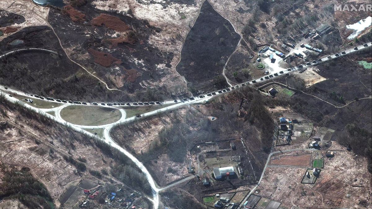Russian convoy 60 kilometers long on its way to Kiev alerts the West