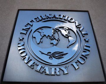 El Gobierno negocia con el FMI más allá de la aprobación de metas. 