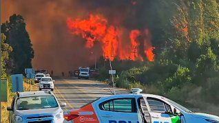 Uno de los focoas de incendio en El Bolsón.