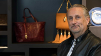 Desde una prisión de Jalisco fundó su negocio y hoy es un millonario empresario del mundo de la moda.