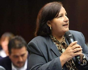 Uno de los pedidos de detención es contra Dinorah Figuera, quien reemplazó a Juan Guaidó como titular del Parlamento opositor.