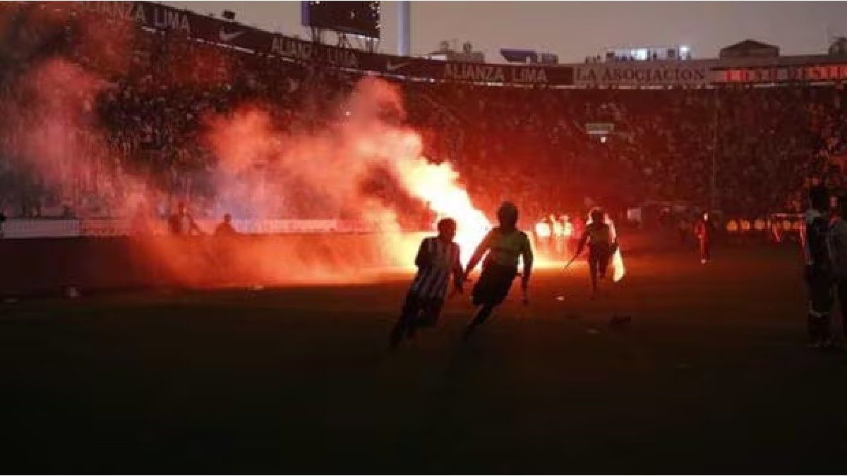 It happened in Peru: he became champion on the rival’s field and they cut off his electricity so he wouldn’t celebrate