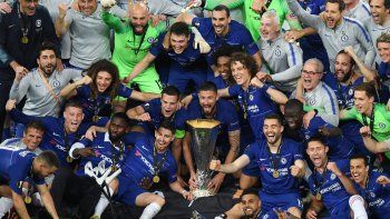 Festejan Higuaín y Caballero: la primera final inglesa fue para Chelsea
