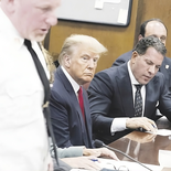 La Justicia volvió a poner límites a los intentos de Donald Trump por modificar el sistema electoral de cara a las elecciones legislativas de noviembre. La Justicia volvió a poner límites a los intentos de Donald Trump por modificar el sistema electoral de cara a las elecciones legislativas de noviembre.