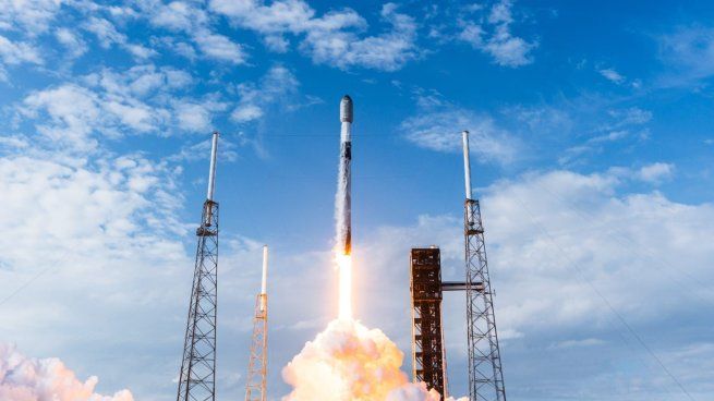 El cohete Falcon 9 realizó más de 600 vuelos hasta la fecha, un récord, y transformó el mercado del lanzamiento de satélites comerciales.