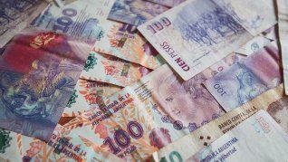 El principal método de compra que usan las personas que se dedican a coleccionar billetes y monedas es por medio de redes sociales y plataformas de compra-venta como Mercado Libre.