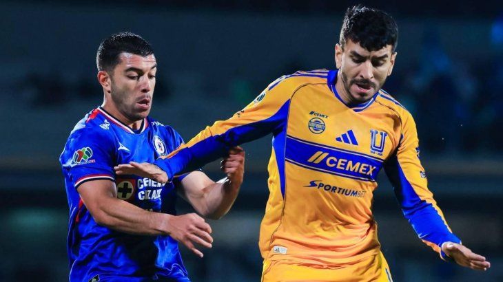 Tigres llega con ventaja al partido de vuelta ante Cruz Azul tras empatar en un gol en la ida en el Estadio Olímpico Universitario. Tigres llega con ventaja al partido de vuelta ante Cruz Azul tras empatar en un gol en la ida en el Estadio Olímpico Universitario.