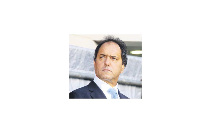 El gobernador prometió discutir en enero nuevas subas salariales.