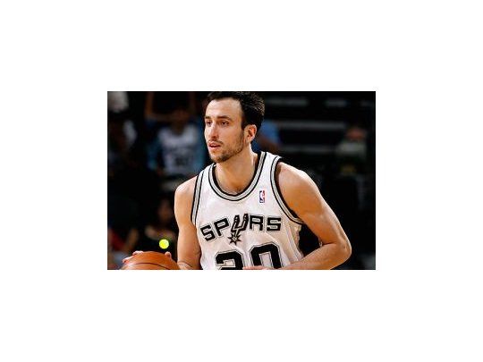 Un buen desempeño de Ginóbili le sumó otro partido a los Spurs