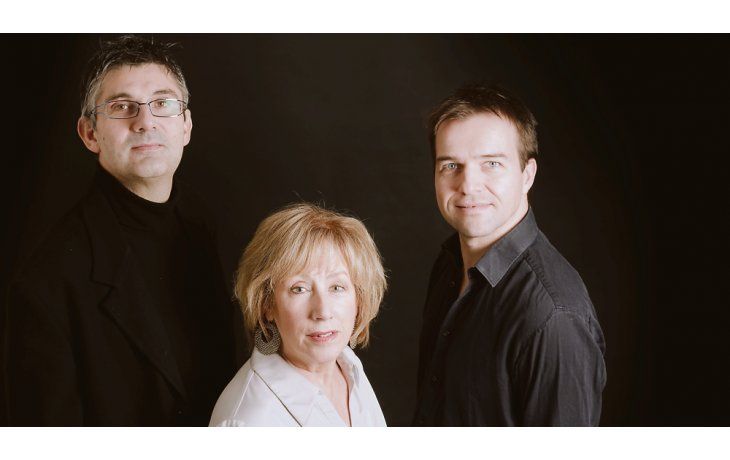 ámbito.com | Norma Winstone. La cantante británica en su trío, el pianista italiano Glauco Venier y el alemán Klaus Gesing en saxo soprano y clarinete bajo.