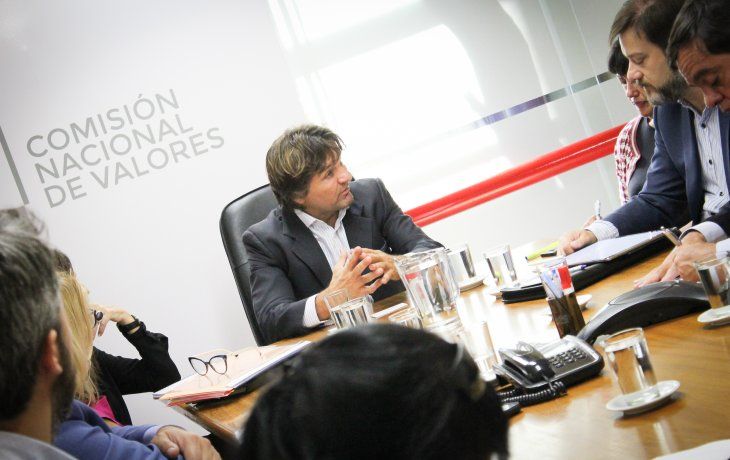 La CNV formó una mésa técnica con representantes de los mercados.