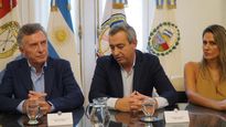 macri desembarco en rosario, presento su libro y se reunio con el intendente javkin