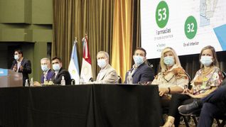cambios. El gobierno de Córdoba anunció la habilitación de farmacias y laboratorios para la vacunación gratuita y testeos.