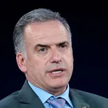 La imagen de Yamandú Orsi cae también a nivel regional, aunque sigue en el podio de presidentes mejor valorados. La imagen de Yamandú Orsi cae también a nivel regional, aunque sigue en el podio de presidentes mejor valorados.