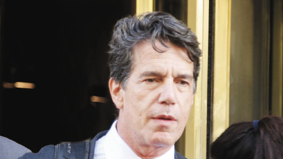 El sobrino de Nicolás Posse rellena con militares la AFI mientras los amparos por el DNU se desmarcan en la feria