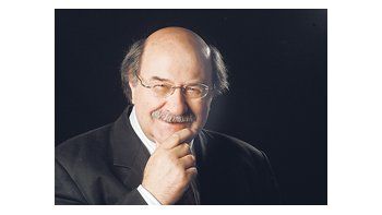 El Premio Iberoamericano Planeta-Casa de América concedido ayer a Antonio Skármeta es el segundo que recae en un autor chileno, después de Jorge Edwards, que lo ganó en 2008.