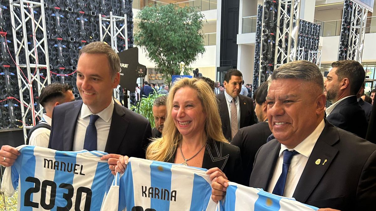 The Government approaches Chiqui Tapia and sends a message to Mauricio Macri