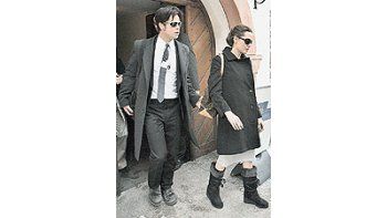 La presencia de la actríz Angelina Jolie, embajadora de la Buena Voluntad del ACNUR, acompañada por su pareja, Brad Pitt, aporta un toque diferente a las reuniones del Foro Económico de Davos.