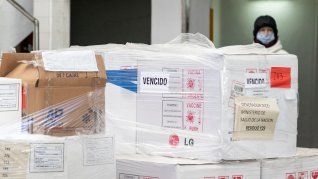 desplazan a 2 funcionarios sanitarios por aplicar vacunas vencidas en un jardin de infantes