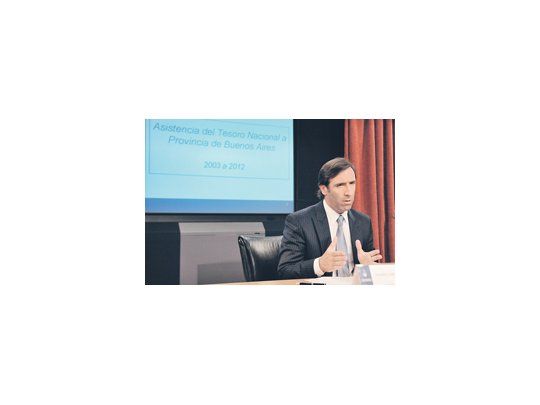 Hernán Lorenzino ayer presentó el plan de asistencia financiera a la provincia. Dijo que no es un crédito. Antes se reunió con Scioli y le pidió «más compromiso» y «mejor gestión». El gobernador no contestó.