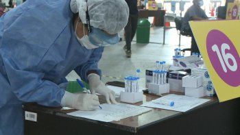 piden que el gobierno porteno aclare la confusion por testeos de covid-19 en una escuela