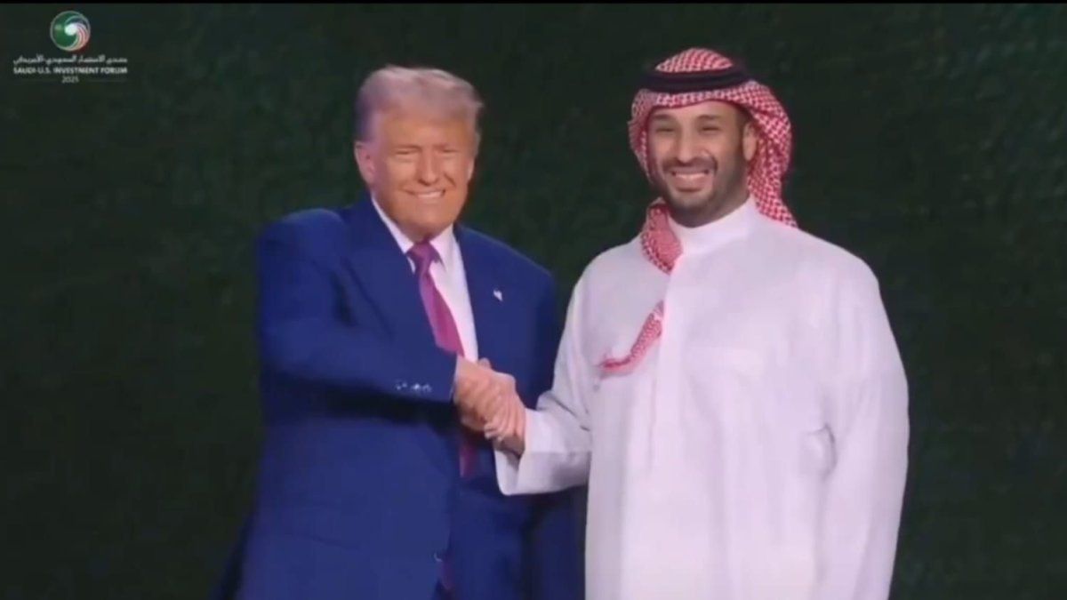 On his tour of Saudi Arabia, Donald Trump closed the Investment Fund with YMCA of Village People
