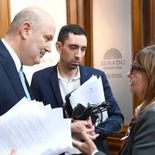 La sesión en el Senado terminó funcionando como una vidriera de las disputas que atraviesan tanto al oficialismo como al PJ. La sesión en el Senado terminó funcionando como una vidriera de las disputas que atraviesan tanto al oficialismo como al PJ.