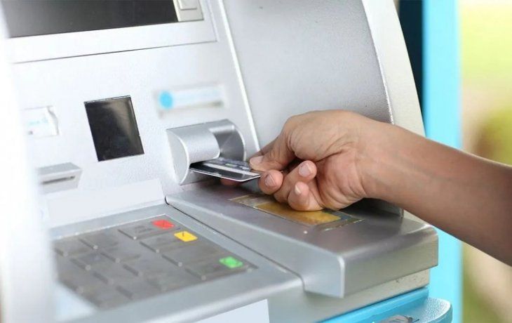 Los bancos no abrirán sus sucursales y solo operarán mediante canales digitales. Los bancos no abrirán sus sucursales y solo operarán mediante canales digitales.