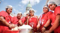Las cocineras populares contienen la situación de emergencia alimentaria.