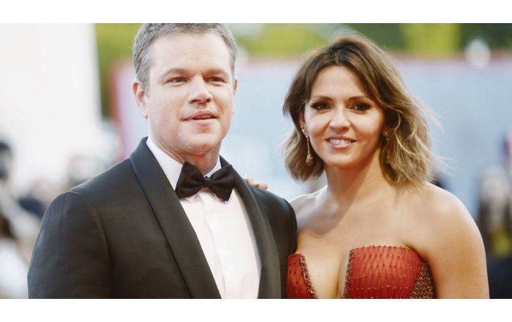 Tamaño natural. Así se vio a Matt Damon y su esposa argentina, la salteña Luciana Barroso, en la alfombra roja del festival de Venecia.