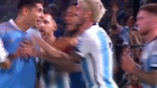 Fuerte cruce entre los argentinos y uruguayos.