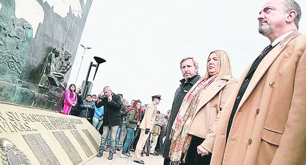 En Tierra del Fuego se realizó el acto central que encabezaron Rosana Bertone y Rogelio Frigerio .