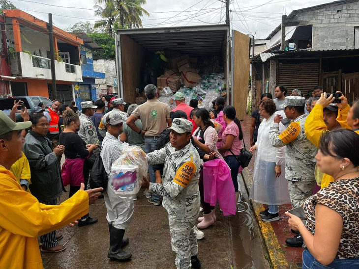 The Mexican government deployed more than 5,400 troops from the Ministry of National Defense, the Navy and Civil Protection.