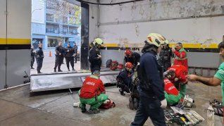 Un hombre murió tras ser aplastado por un portón. Un hombre murió tras ser aplastado por un portón.