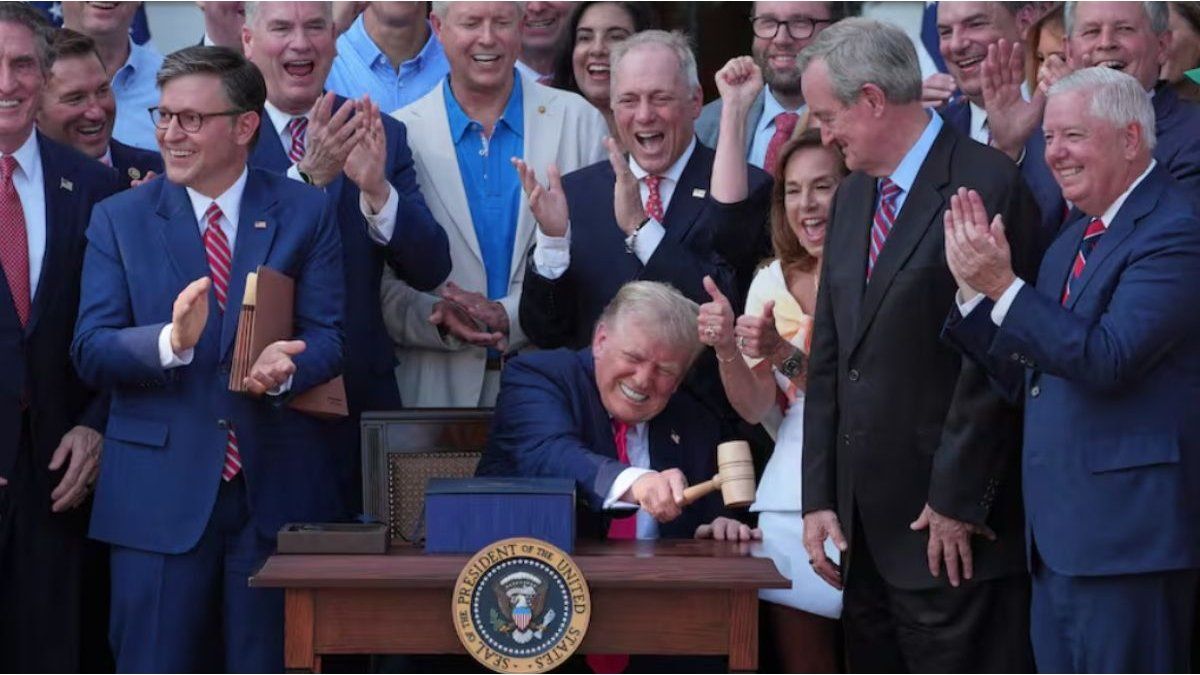 Donald Trump celebrated on July 4 with the promulgation of his fiscal cutting law