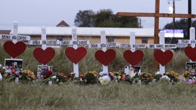 Homenaje a las víctimas del tiroteo en la iglesia Sutherland Springs, en Texas, en 2017.