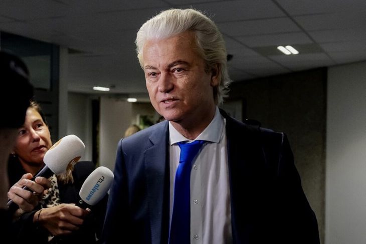 The rejection of the 10 -point asylum plan was the end point for the fragile ruling coalition. The rejection of the 10 -point asylum plan was the end point for the fragile ruling coalition.