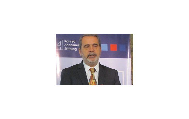 Carlos Fara.